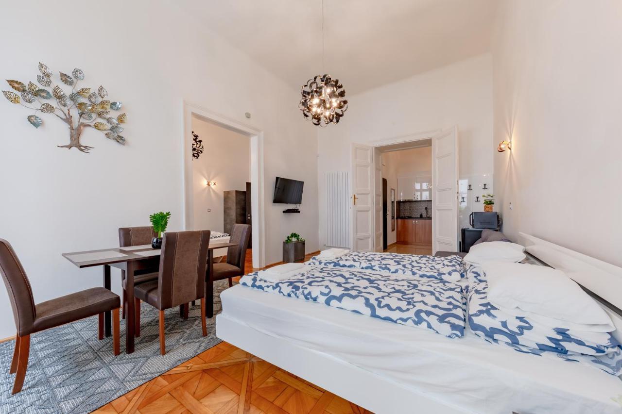 La Fortezza Panzio บูดาเปสต์ ภายนอก รูปภาพ